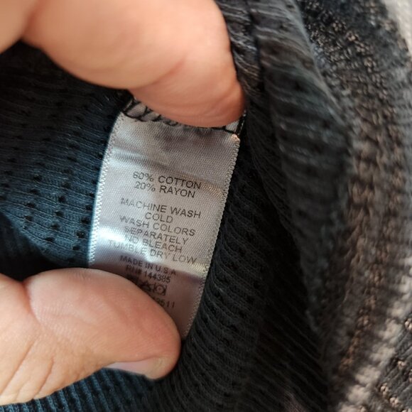 Able Distressed Cuffs Boho Dark Romantic Grunge Waffle Henley Top Women's Size L - Picture 8 of 16